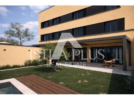 Stanovanje v novogradnji, 2 km od morja – dvoetažno s panoramskim pogledom na morje