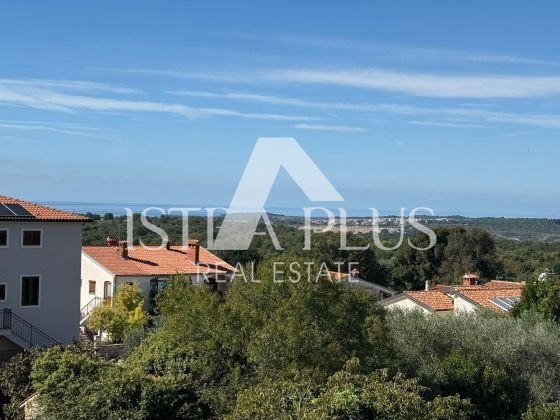 Stanovanje v novogradnji, 2 km od morja – dvoetažno s panoramskim pogledom na morje