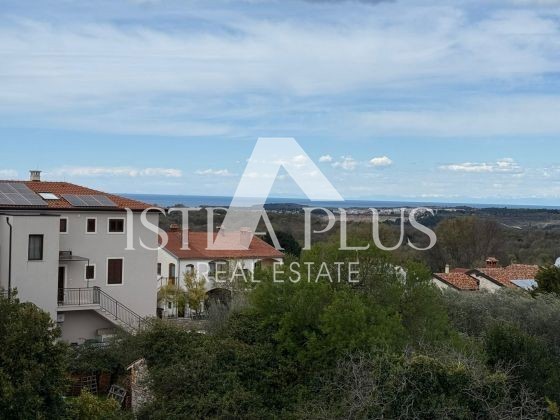 Stanovanje v novogradnji, 2 km od morja – dvoetažno s panoramskim pogledom na morje