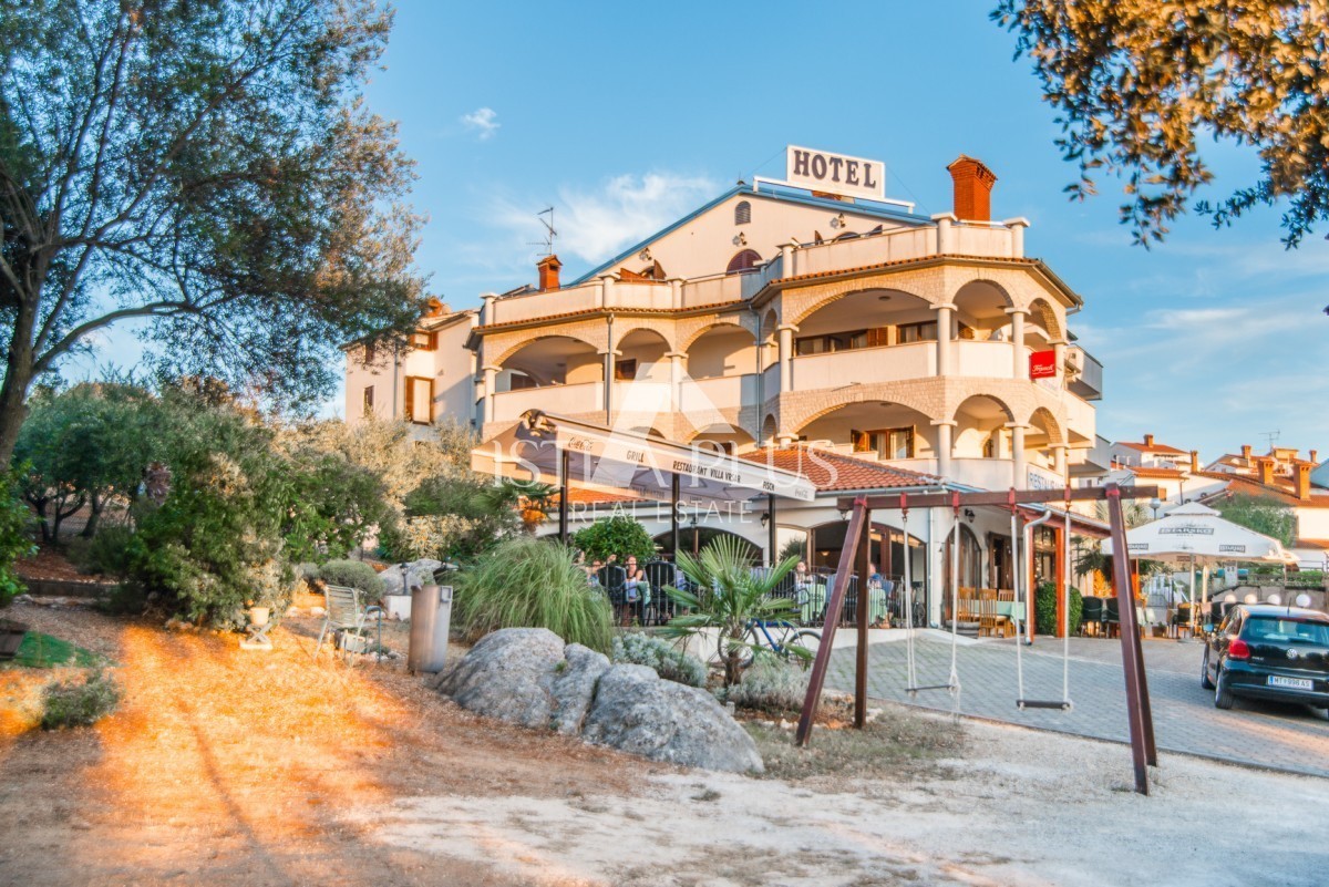 Hotel 800m od morja, wellness in restavracija