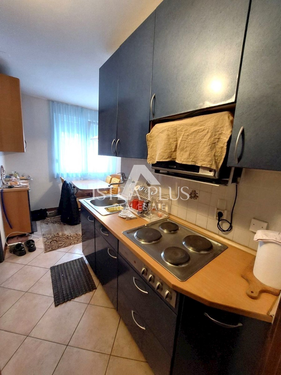 Apartma v 2. nadstropju, 200m od morja - Červar Porat