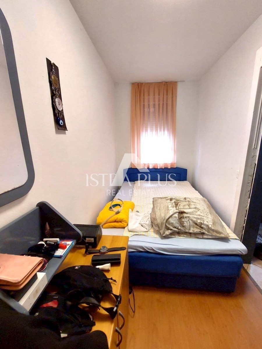 Apartma v 2. nadstropju, 200m od morja - Červar Porat