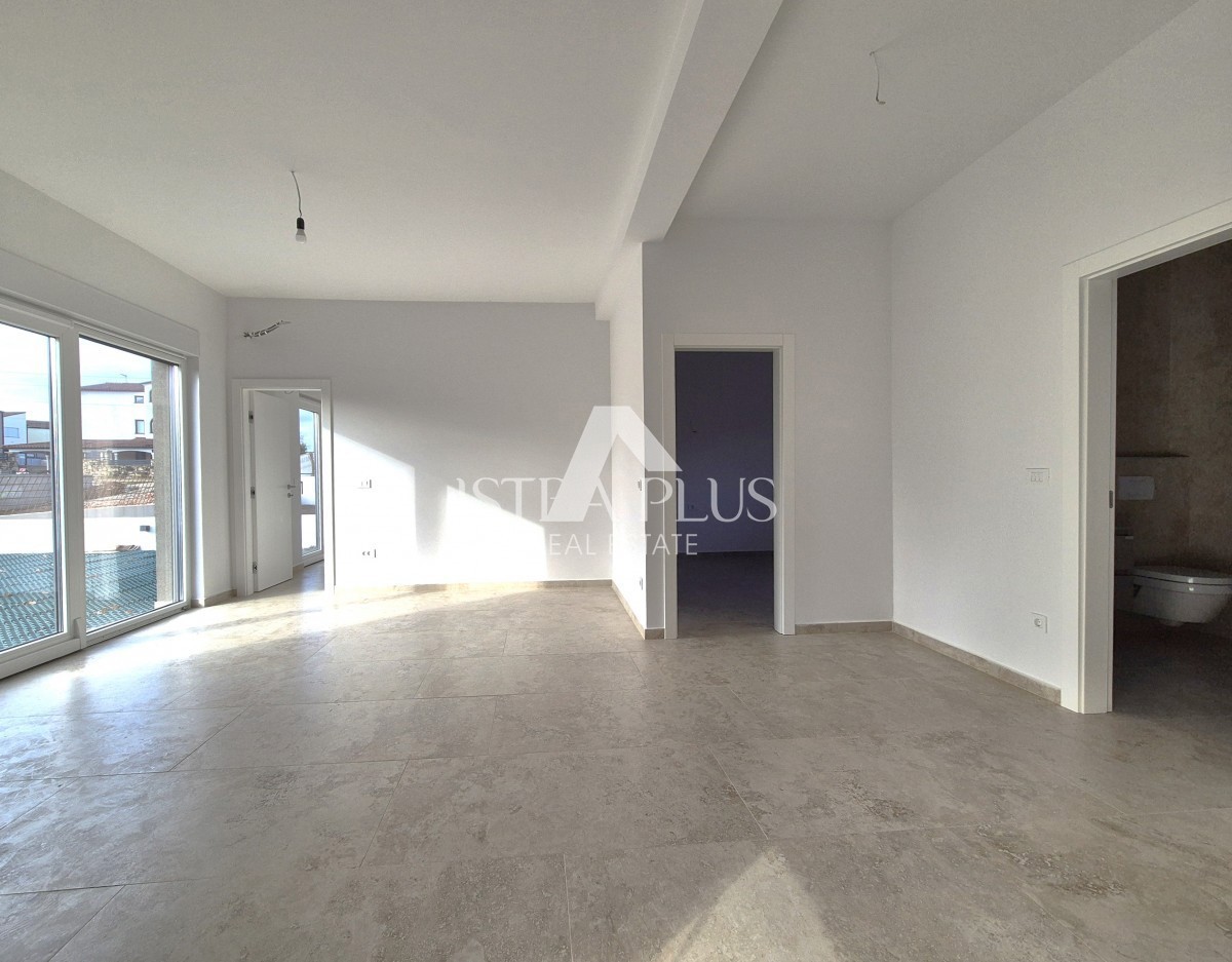 Wohnung im Erdgeschoss mit Garten, Neubau 2 km vom Meer entfernt!!