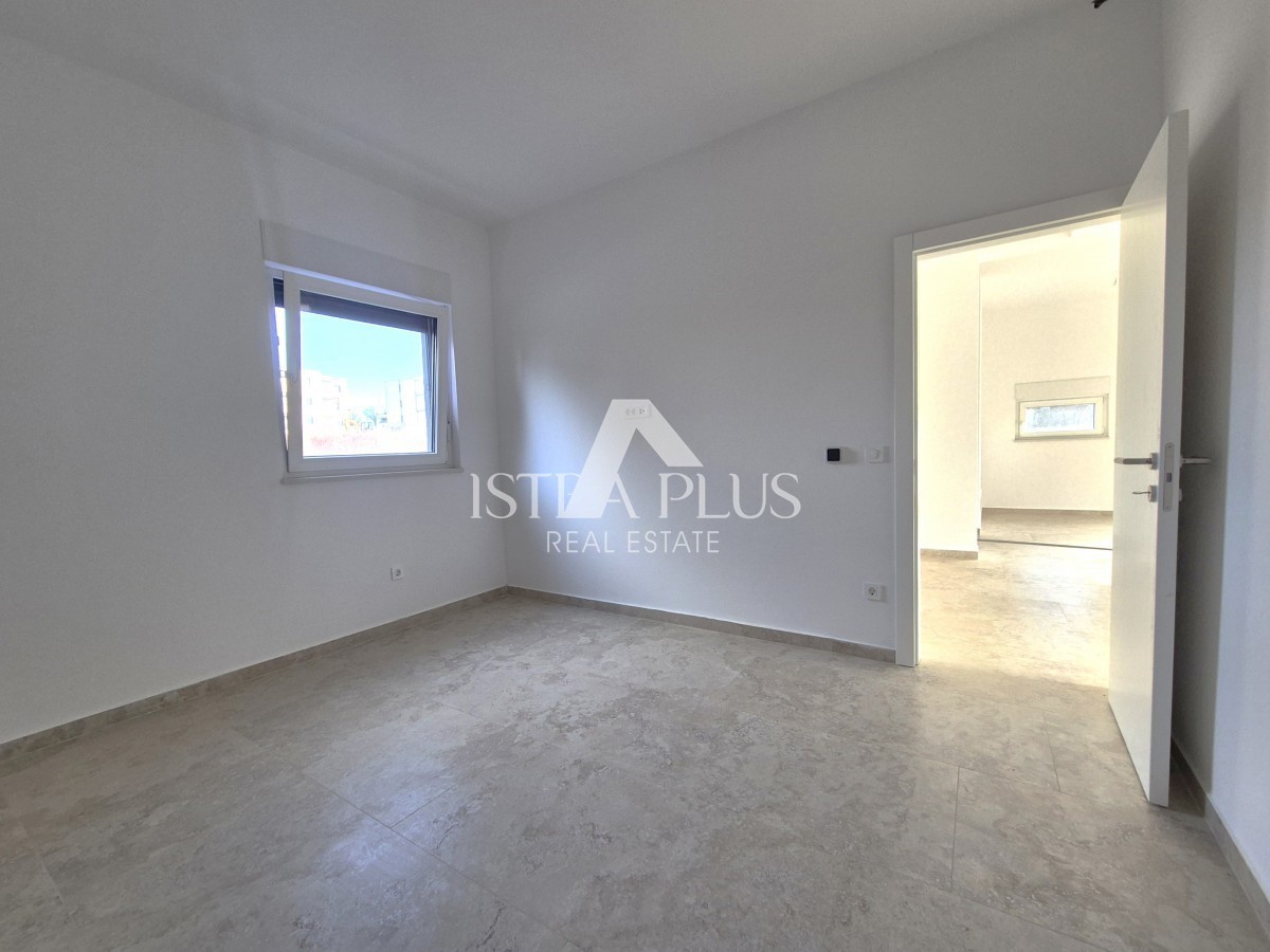 Wohnung im Erdgeschoss mit Garten, Neubau 2 km vom Meer entfernt!!