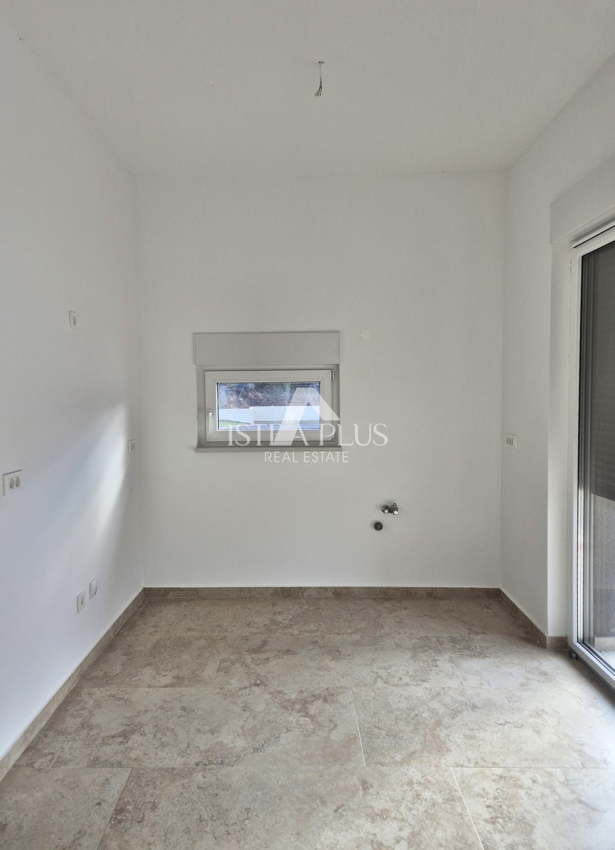 Wohnung im Erdgeschoss mit Garten, Neubau 2 km vom Meer entfernt!!