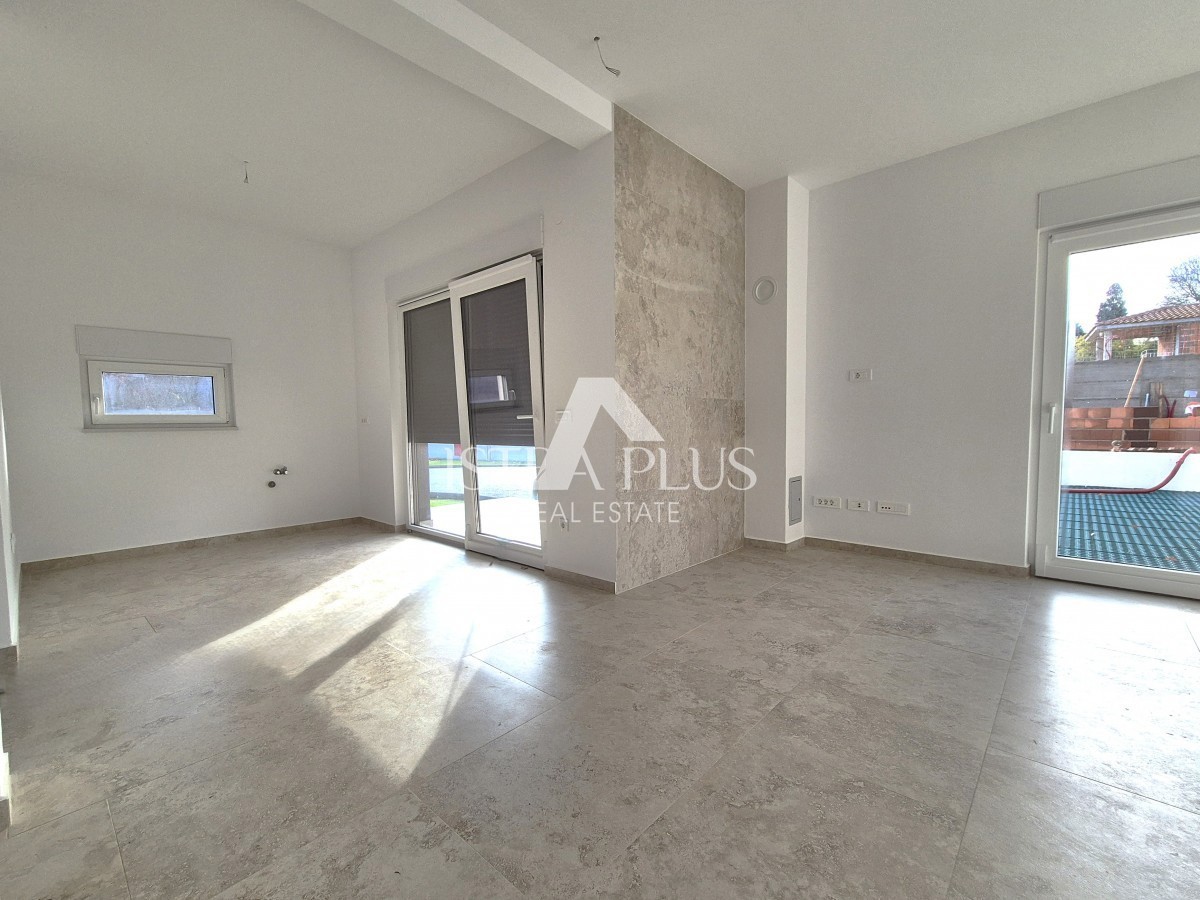 Wohnung im Erdgeschoss mit Garten, Neubau 2 km vom Meer entfernt!!