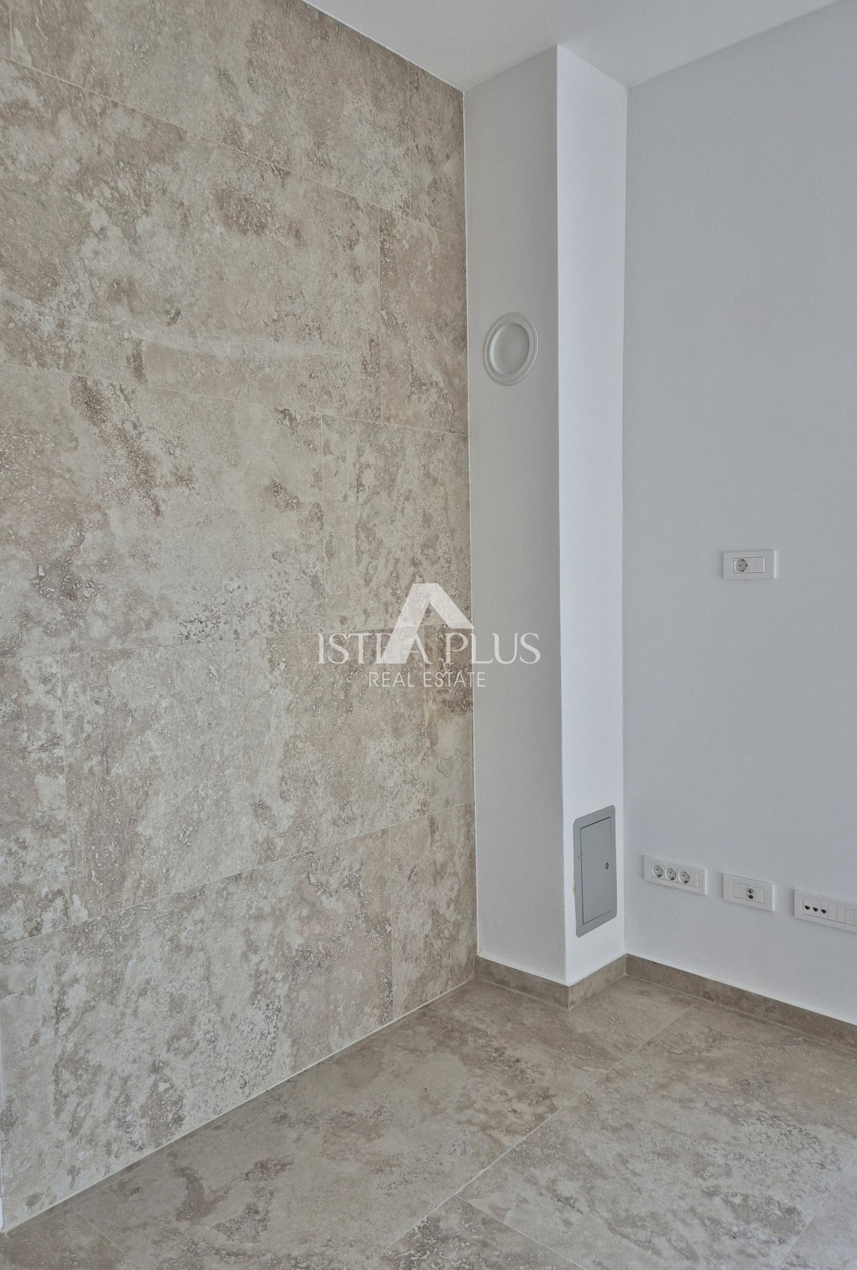 Wohnung im Erdgeschoss mit Garten, Neubau 2 km vom Meer entfernt!!