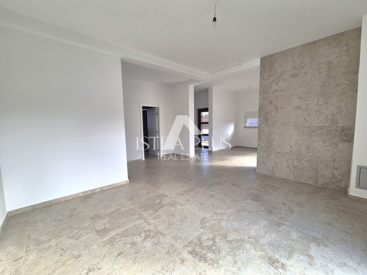 Wohnung im Erdgeschoss mit Garten, Neubau 2 km vom Meer entfernt!!