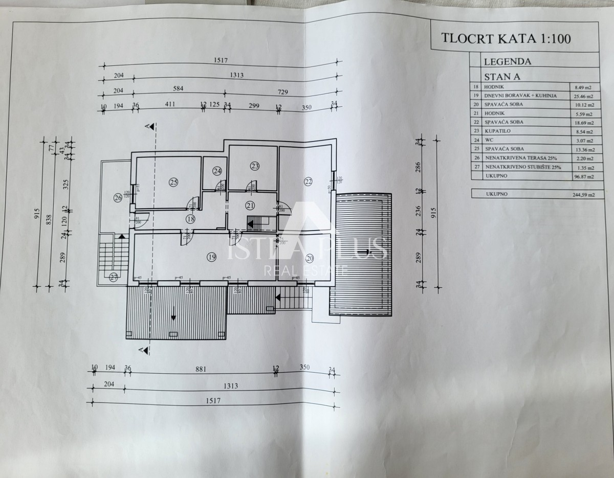 Hiša z dvema apartmajema - okolica Poreča