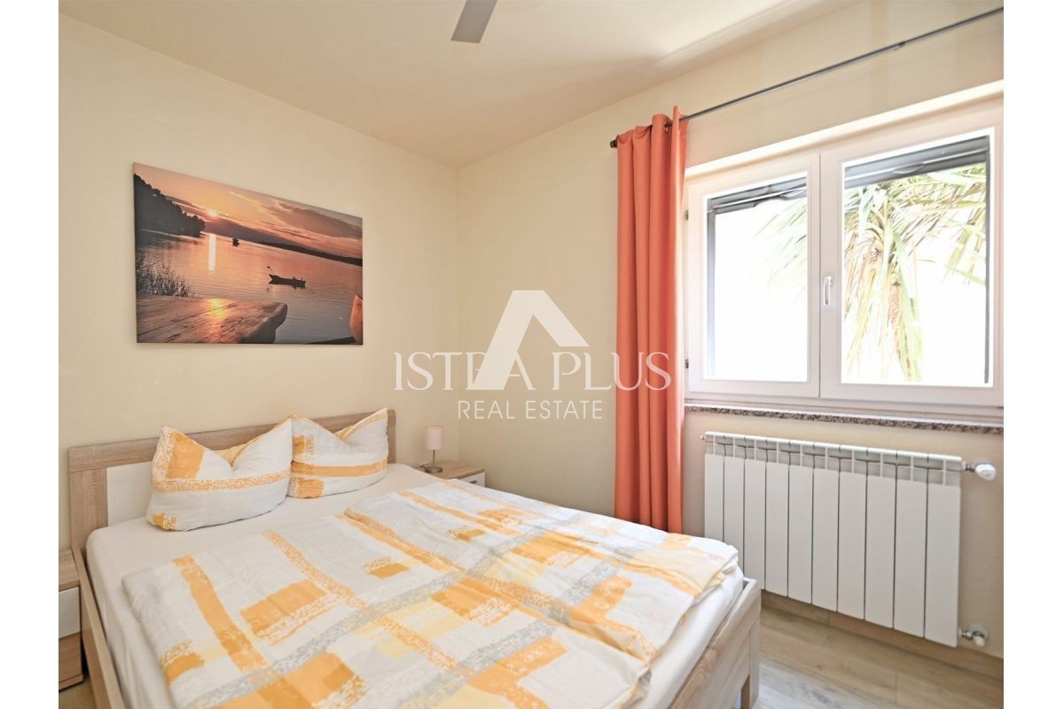 ISTRA, okolica Poreča - hiša z bazenom in garažo + POGLED NA MORJE!