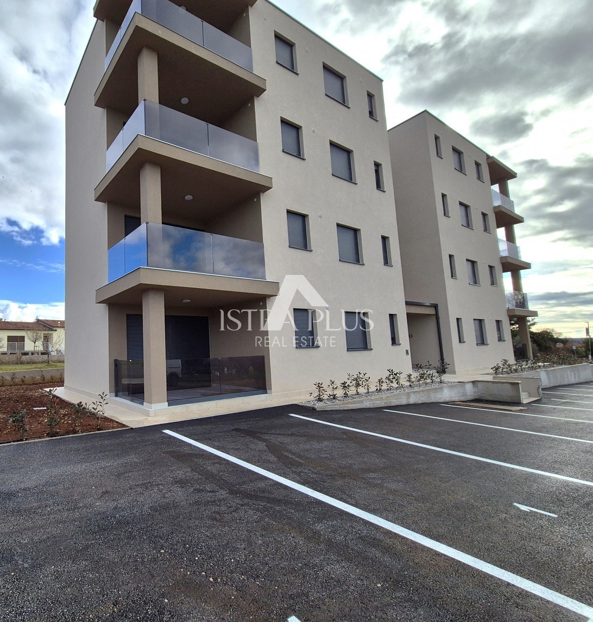 Istra, območje Poreča, 1500 m od morja - Stanovanje v novi stavbi z dvigalom (POGLED NA MORJE), 1. nadstropje z dvema spalnicama