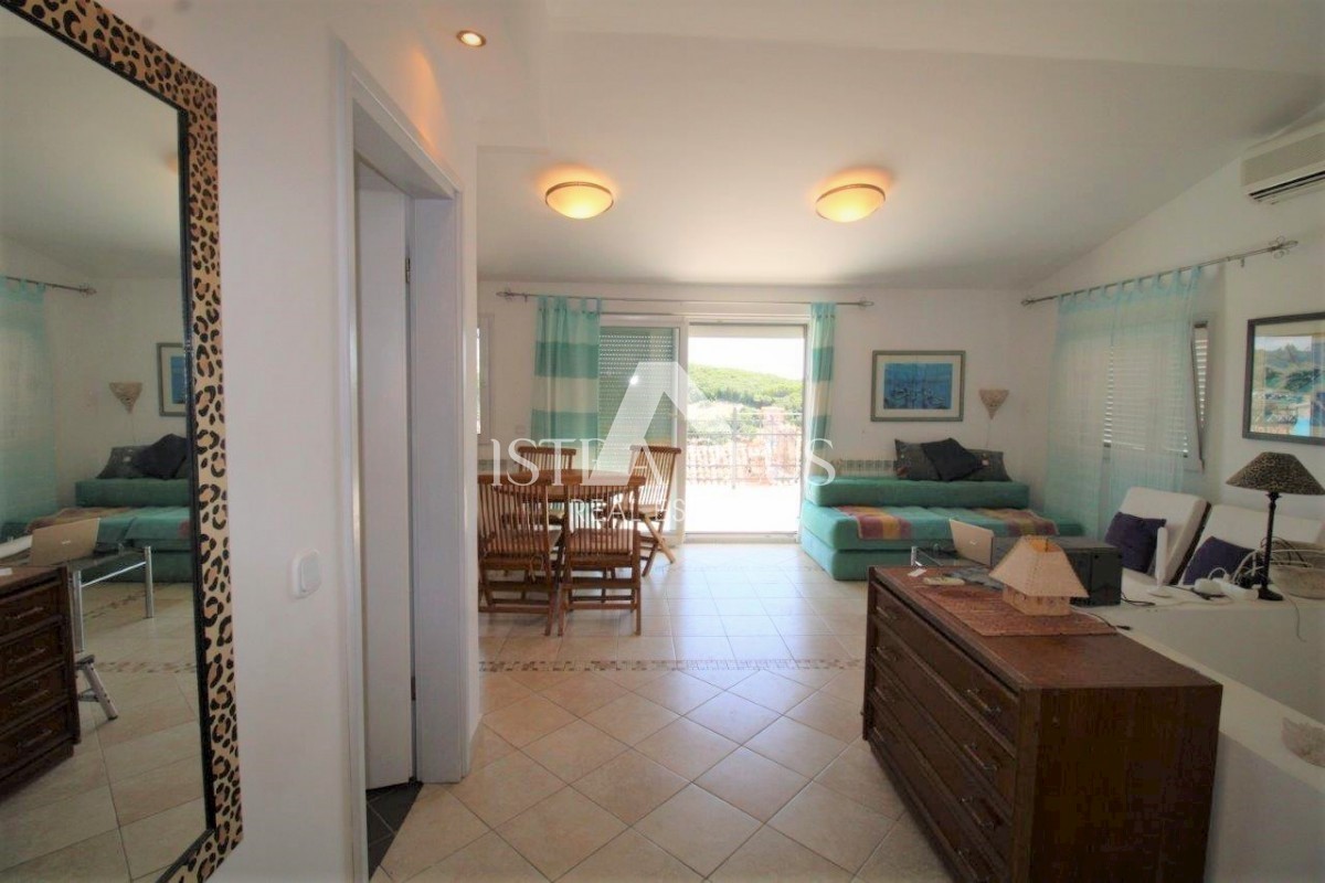 Penthouse 3 spalnice, terasa s pogledom na morje!!