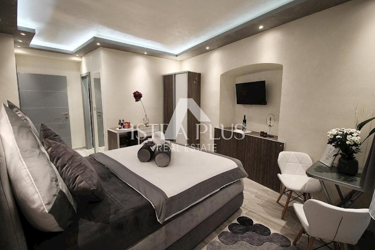 Apartma v pritličju v centru Poreča, 50 m od morja