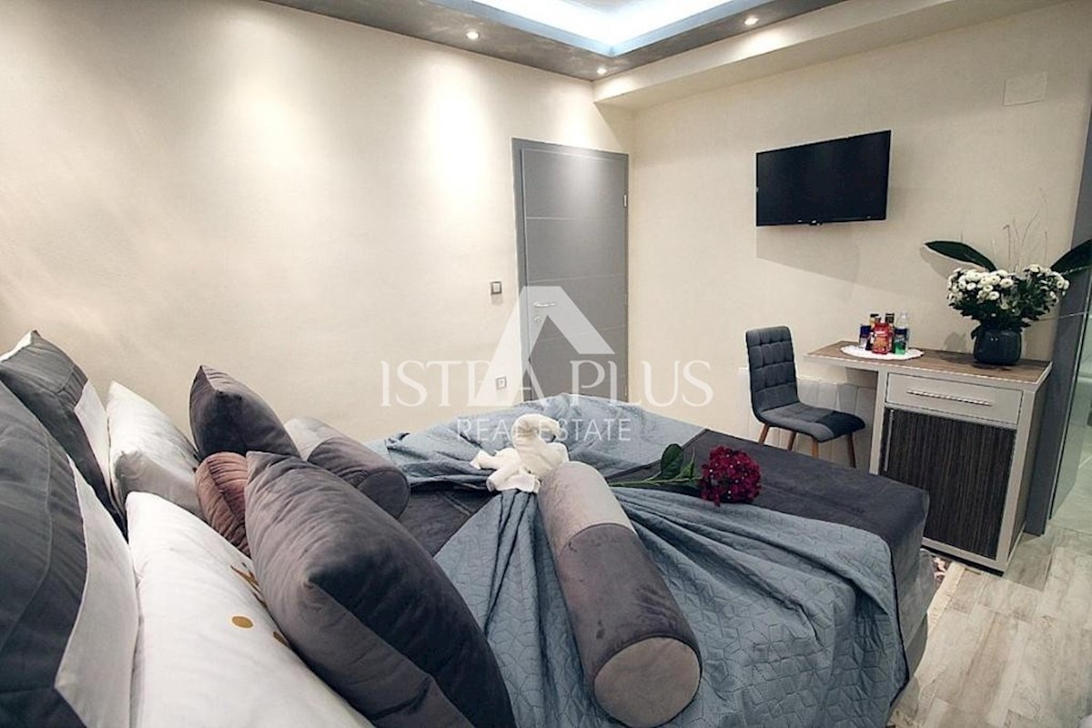 Apartma v pritličju v centru Poreča, 50 m od morja