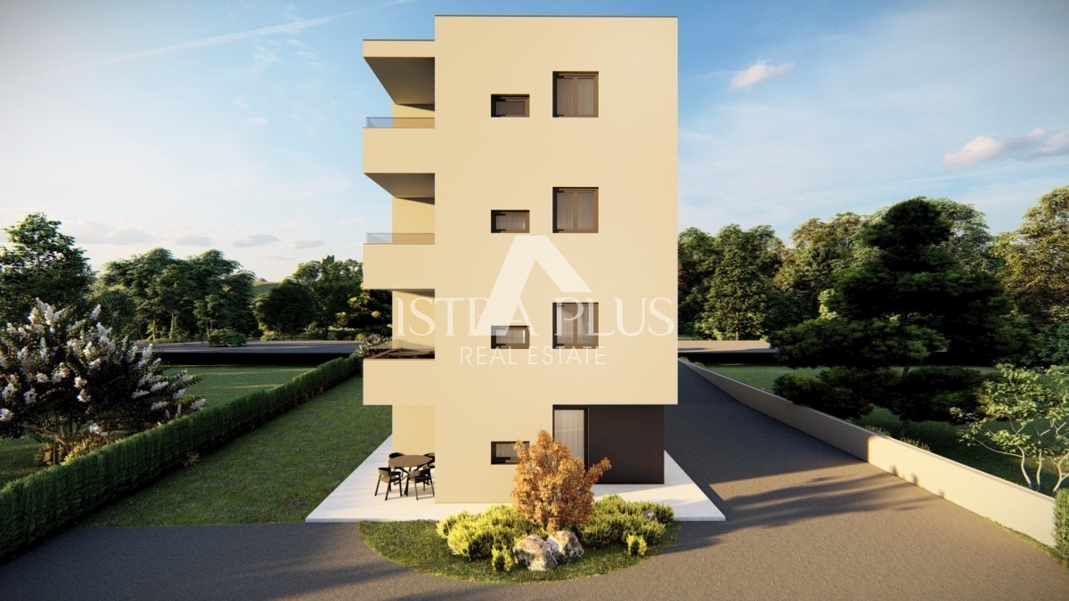Apartma z dvema spalnicama v stavbi z dvigalom v 1. nadstropju - 2 km do morja