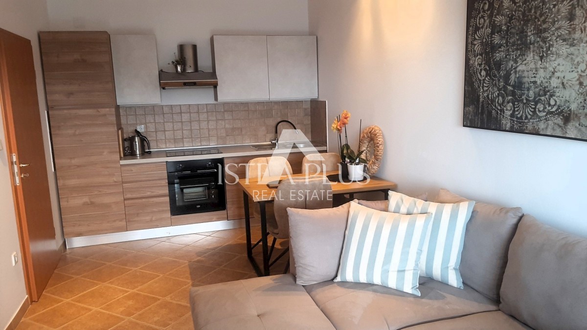 Na novo prenovljen apartma s pogledom na morje - Poreč