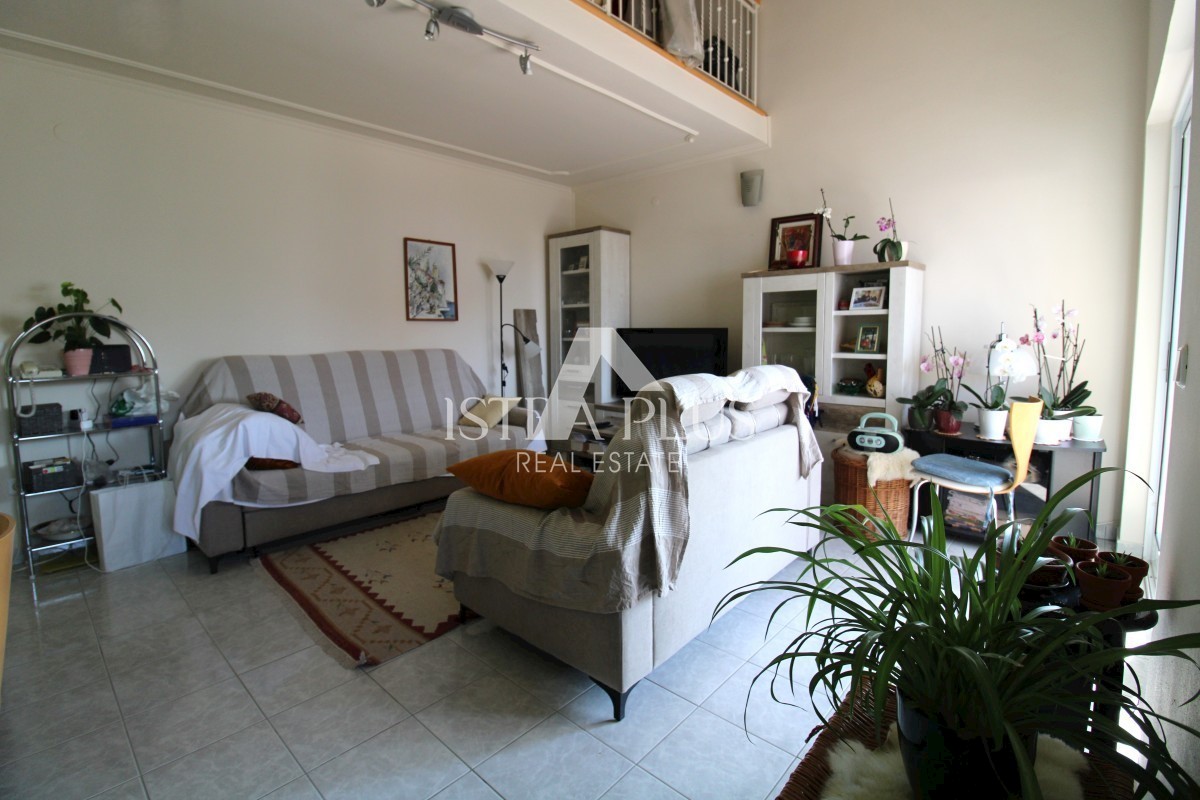 Poreč - Apartma v 2. nadstropju, 500m od morja