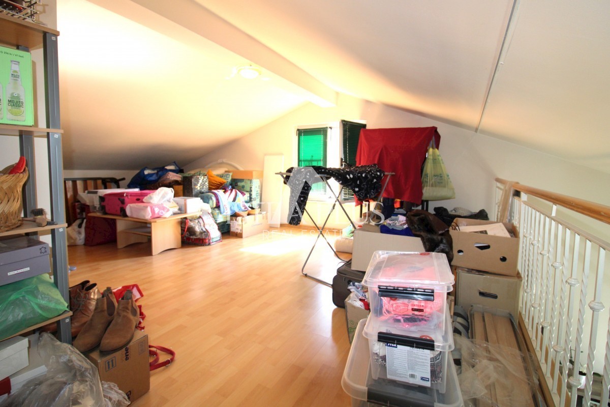 Poreč - Apartma v 2. nadstropju, 500m od morja