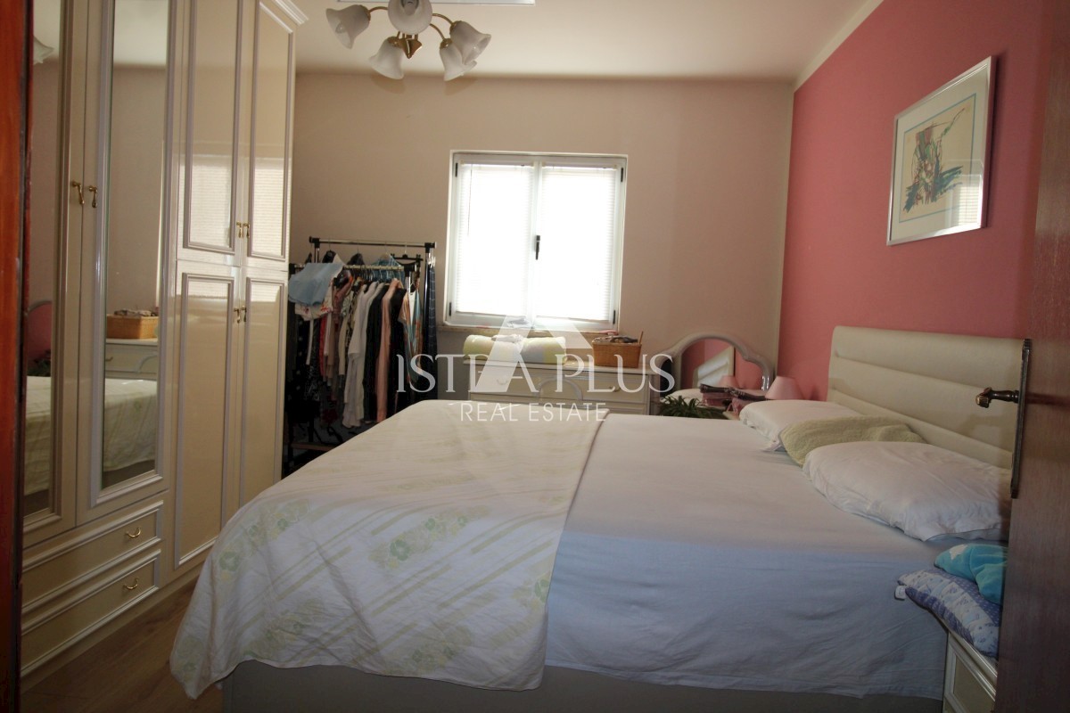 Poreč - Apartma v 2. nadstropju, 500m od morja