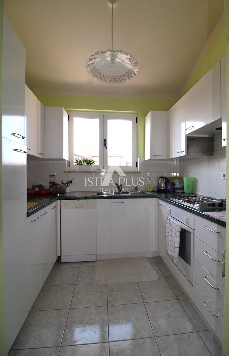 Poreč - Apartma v 2. nadstropju, 500m od morja