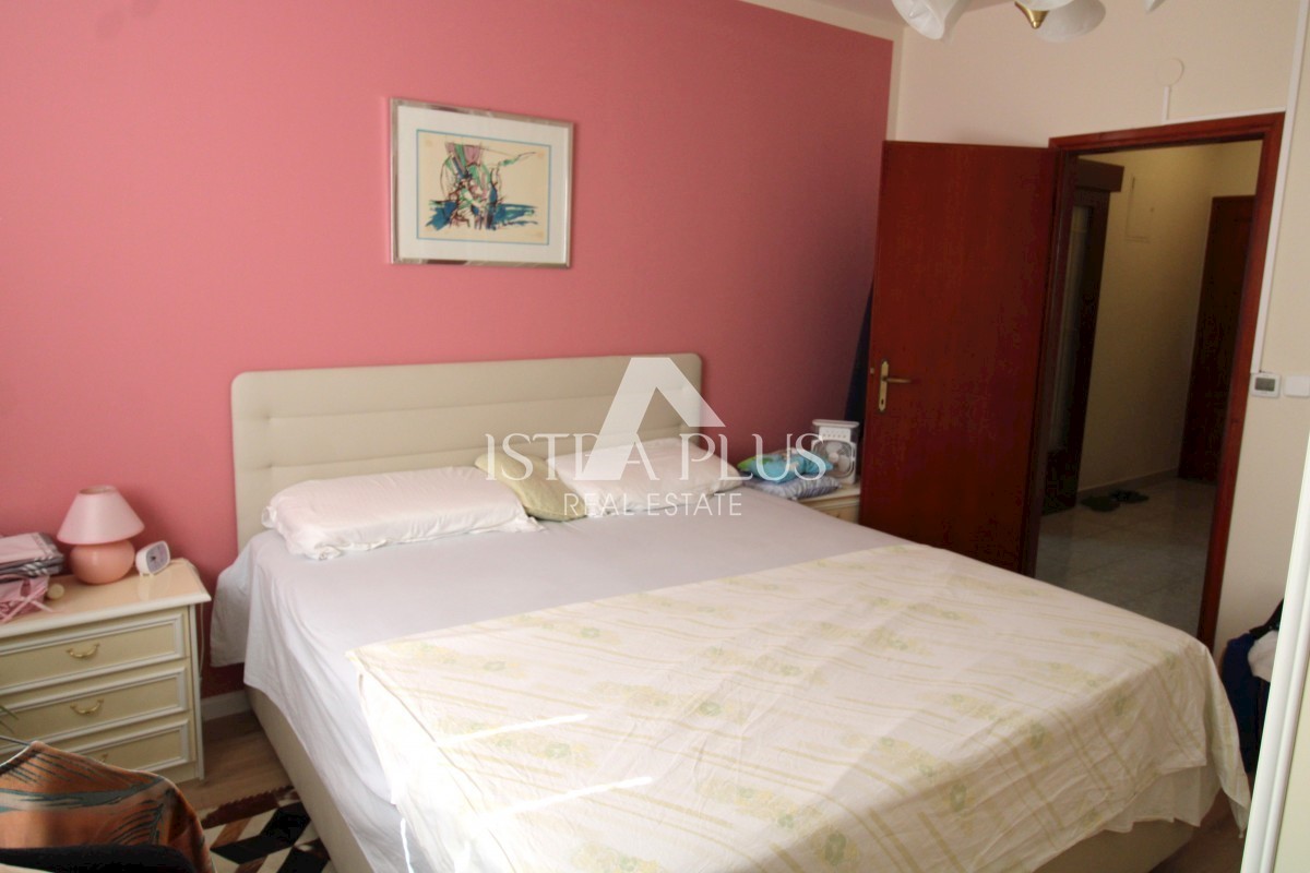 Poreč - Apartma v 2. nadstropju, 500m od morja