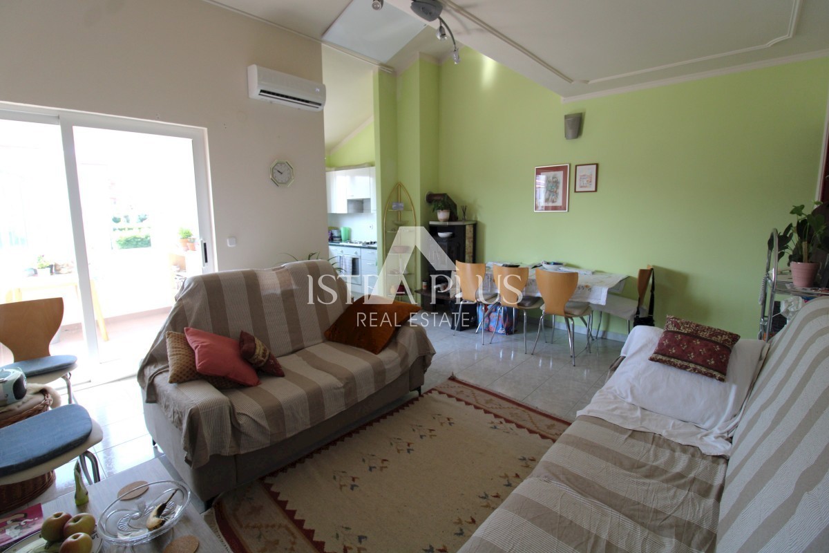 Poreč - Apartma v 2. nadstropju, 500m od morja
