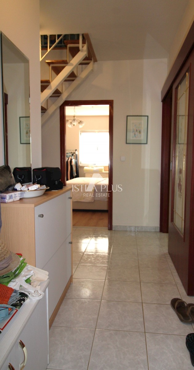 Poreč - Apartma v 2. nadstropju, 500m od morja