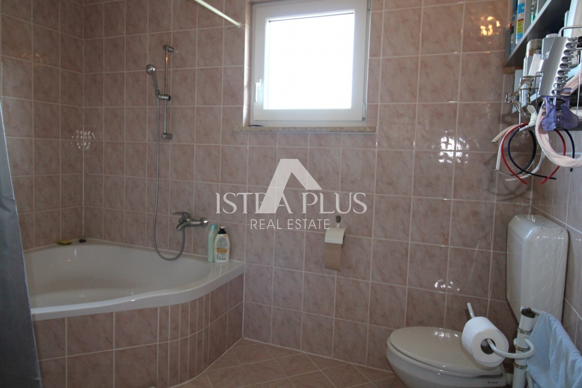 Poreč - Apartma v 2. nadstropju, 500m od morja