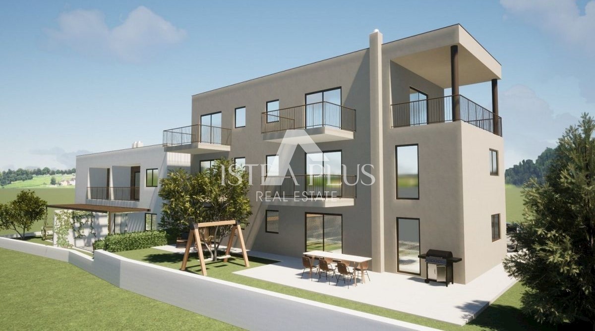 Tar - Apartma v pritličju z vrtom