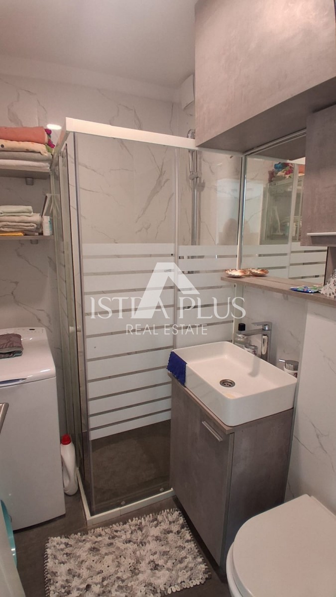 Červar Porat , stanovanje 1.kat  200m od mora