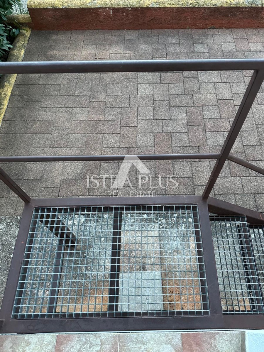 Čudovito prenovljeno stanovanje na mirni lokaciji - 2,5 km od centra Poreča in morja