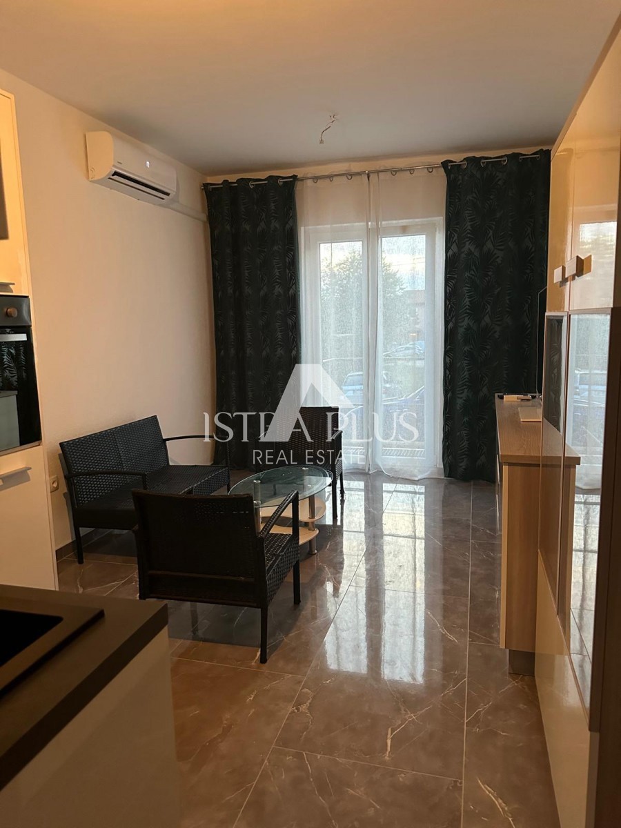 Čudovito prenovljeno stanovanje na mirni lokaciji - 2,5 km od centra Poreča in morja