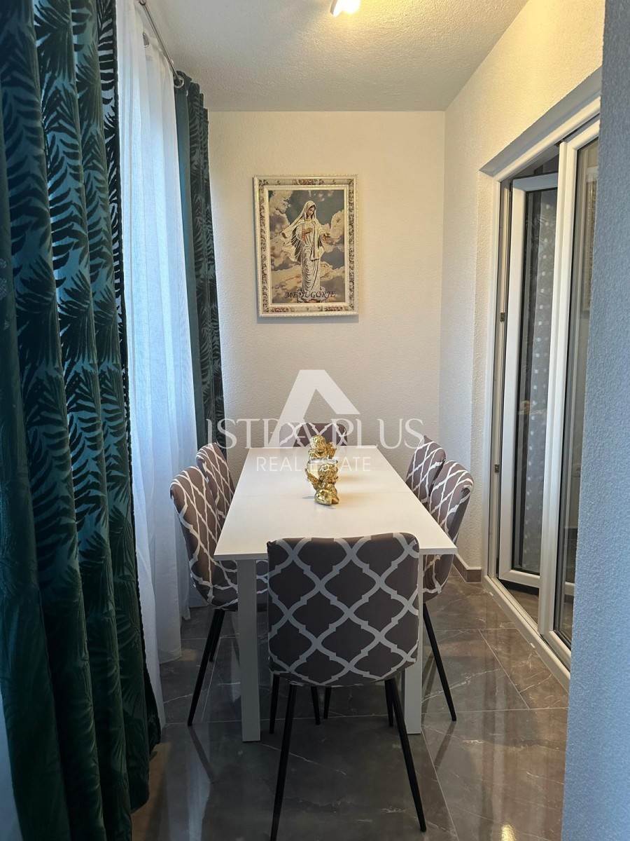 Čudovito prenovljeno stanovanje na mirni lokaciji - 2,5 km od centra Poreča in morja