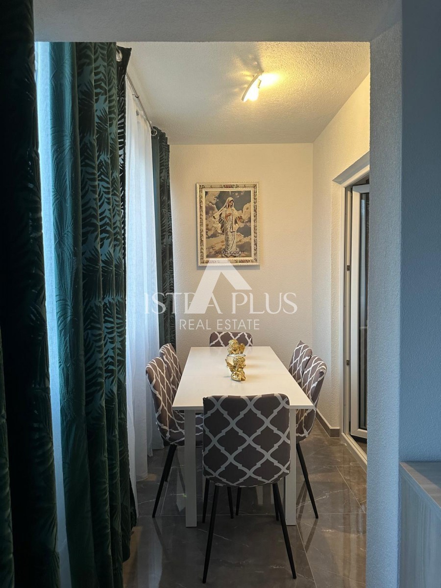 Čudovito prenovljeno stanovanje na mirni lokaciji - 2,5 km od centra Poreča in morja