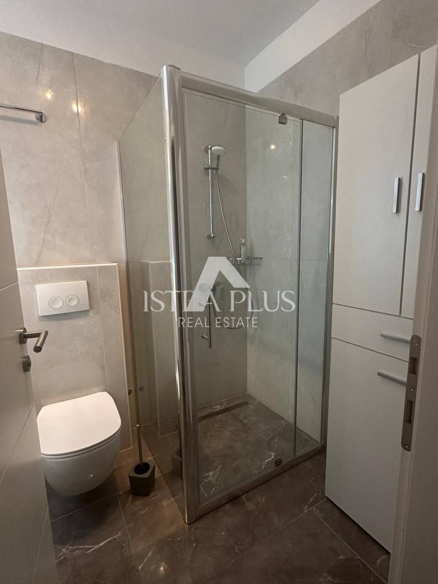 Čudovito prenovljeno stanovanje na mirni lokaciji - 2,5 km od centra Poreča in morja