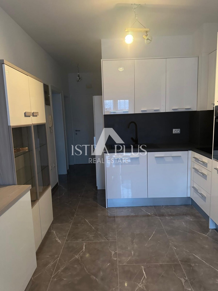 Čudovito prenovljeno stanovanje na mirni lokaciji - 2,5 km od centra Poreča in morja