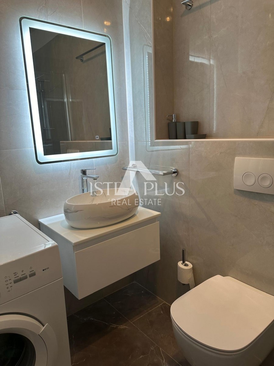 Čudovito prenovljeno stanovanje na mirni lokaciji - 2,5 km od centra Poreča in morja