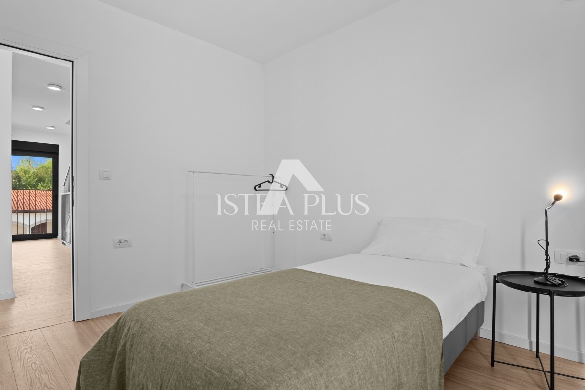 Istra, Poreč - moderna novogradnja, pol samostojna hiša v bližini centra Poreča!!