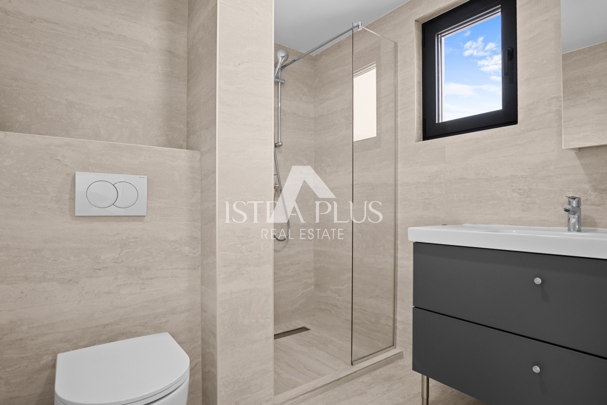 Istra, Poreč - moderna novogradnja, pol samostojna hiša v bližini centra Poreča!!