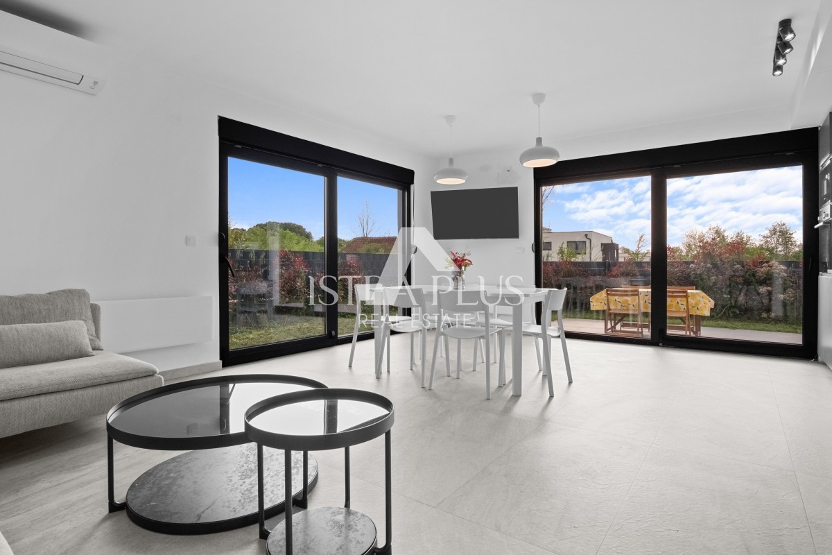 Istra, Poreč - moderna novogradnja, pol samostojna hiša v bližini centra Poreča!!