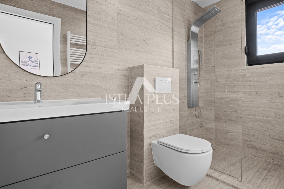 Istra, Poreč - moderna novogradnja, pol samostojna hiša v bližini centra Poreča!!