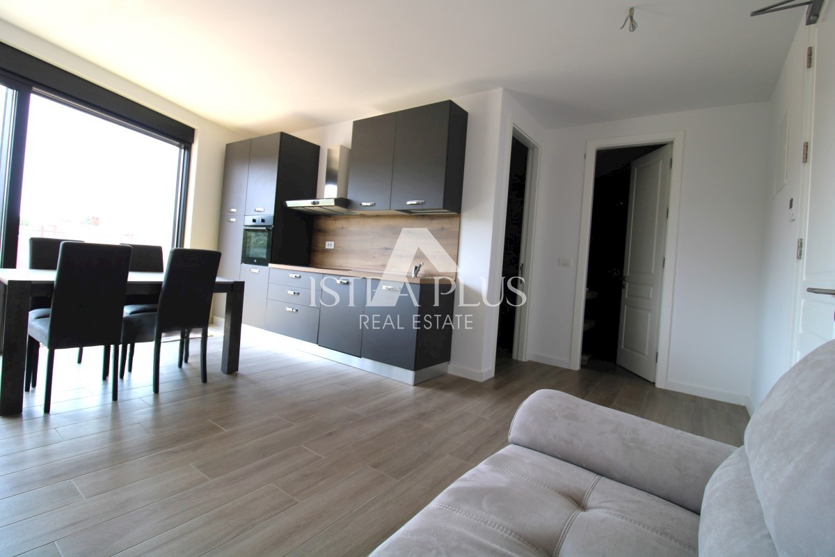 APARTMA NA ODLIČNI LOKACIJI, 400 METROV OD MORJA