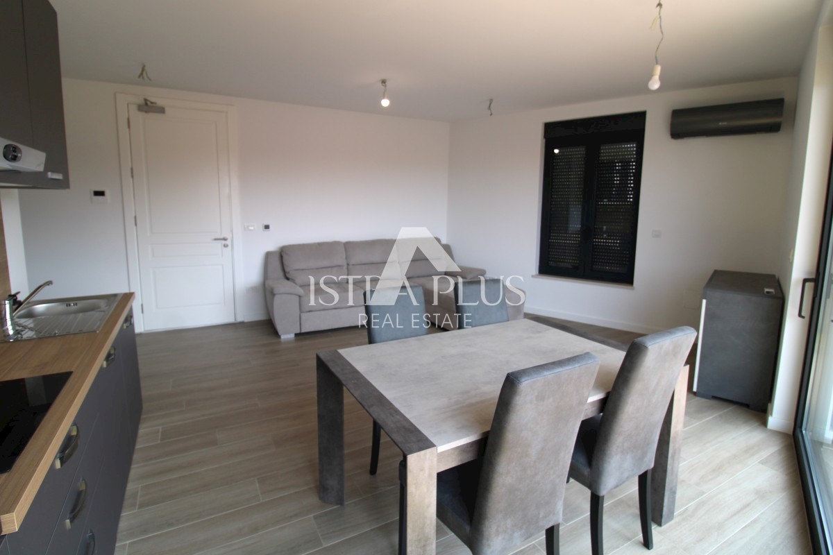 APARTMA NA ODLIČNI LOKACIJI, 400 METROV OD MORJA