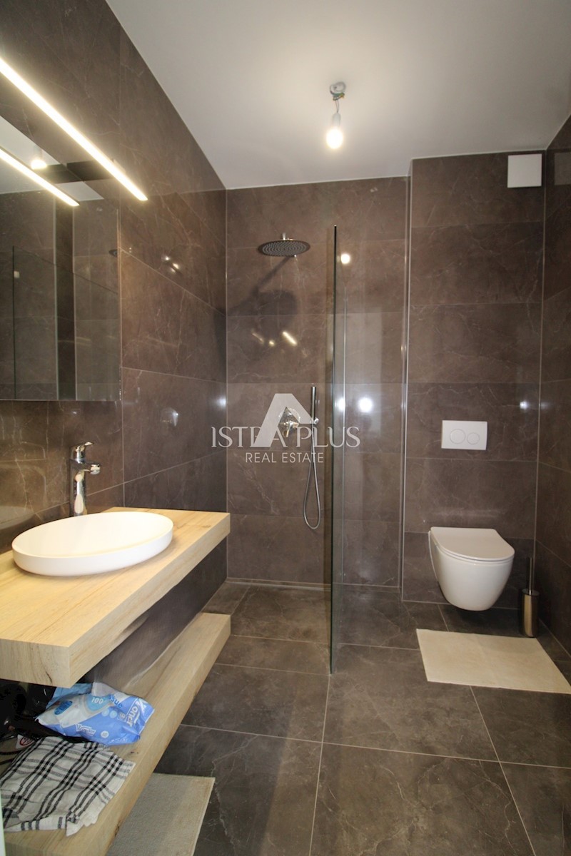 APARTMA NA ODLIČNI LOKACIJI, 400 METROV OD MORJA