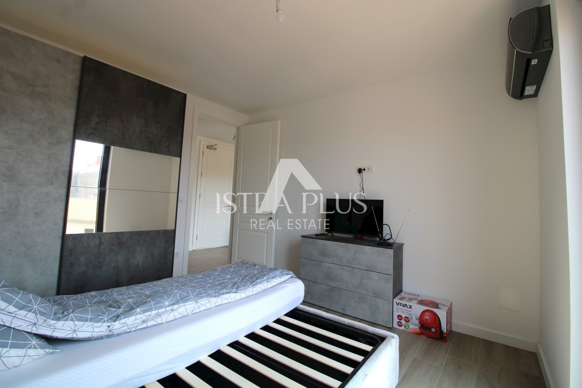 APARTMA NA ODLIČNI LOKACIJI, 400 METROV OD MORJA