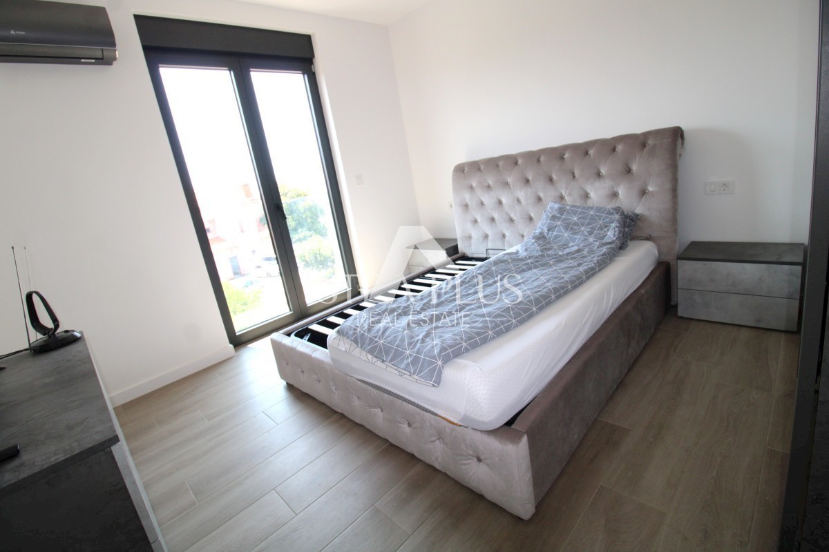 APARTMA NA ODLIČNI LOKACIJI, 400 METROV OD MORJA