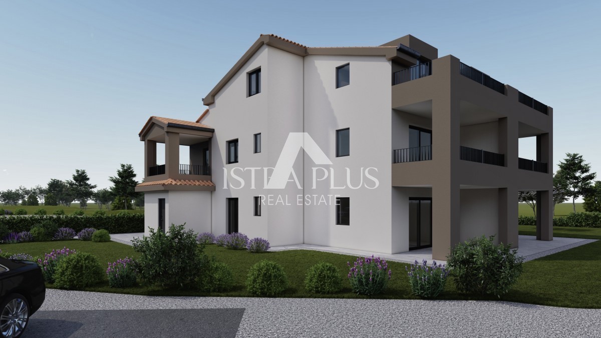Poreč okolica 8km, Stanovanje v pritličju z dvoriščem 360m2