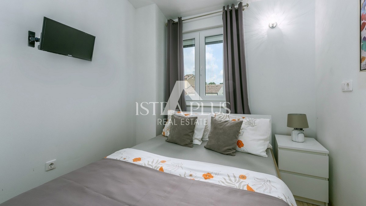 Poreč, samostojna hiša 134 m2 z bazenom