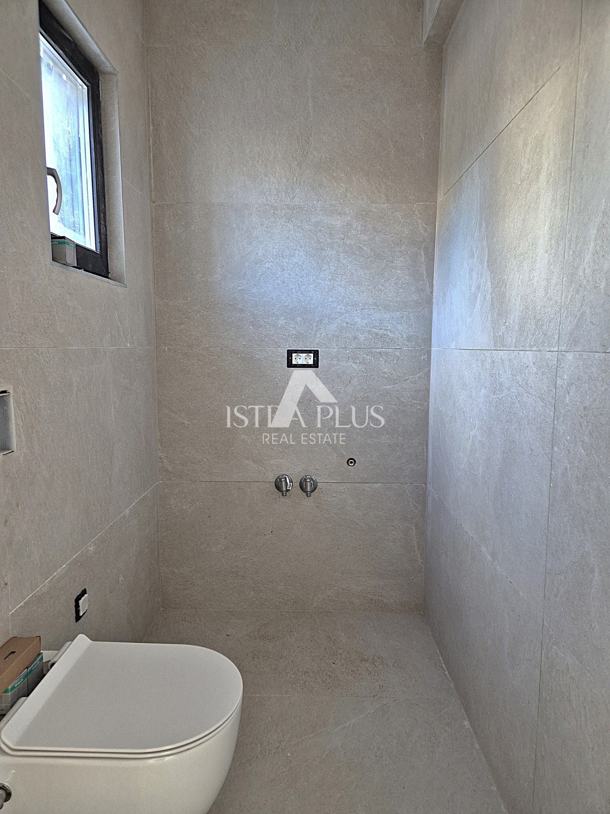 Istra, Poreč 9km od morja - Luksuzna moderna vila s panoramskim razgledom na morje in podeželje