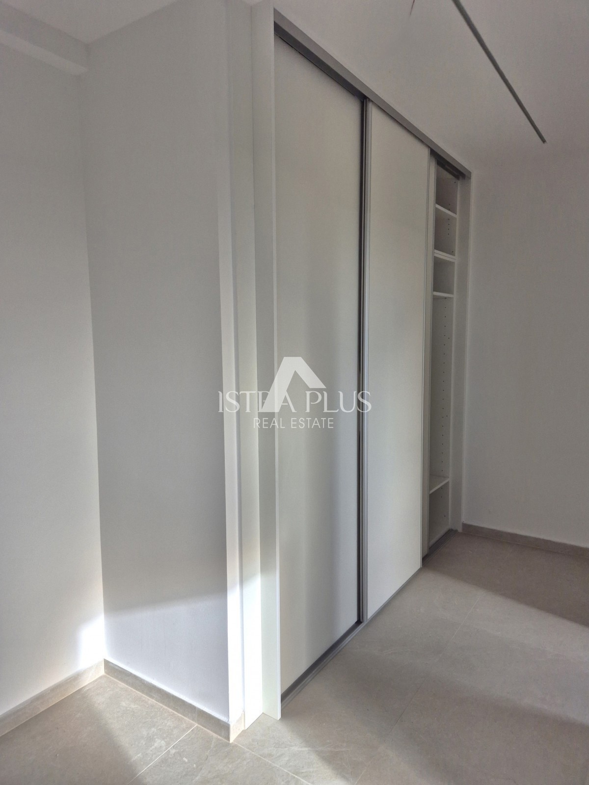 Istra, Poreč 9km od morja - Luksuzna moderna vila s panoramskim razgledom na morje in podeželje